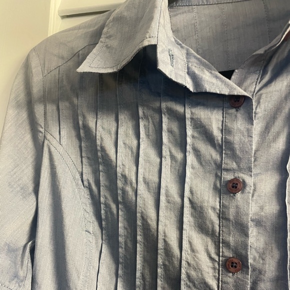 Stunning DanHen Vintage European Made Tailored Blouse Slight Stretch & Sheen S 6 - Picture 2 of 6